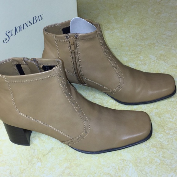 St John’s Bay Gigi Camel Ankle Boots w 2 “ Heel - Picture 2 of 8